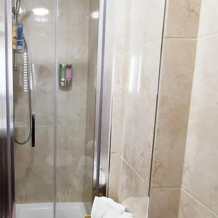 Very 1bed New Refurbish * 都柏林
