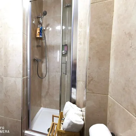 Very 1bed New Refurbish 公寓 *